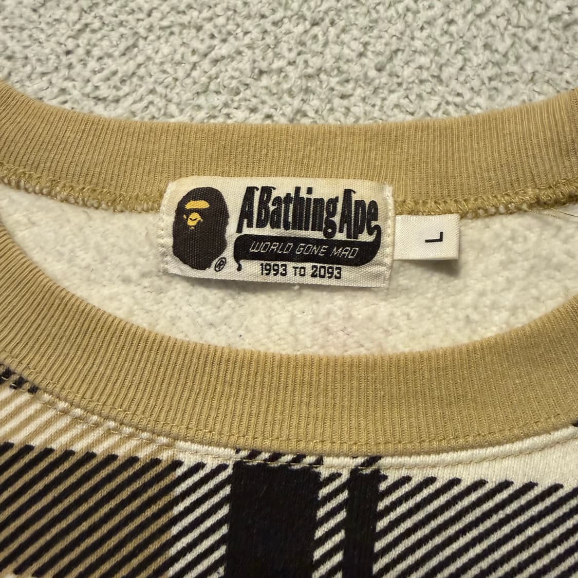 베이프 체크 맨투맨 상품이미지4