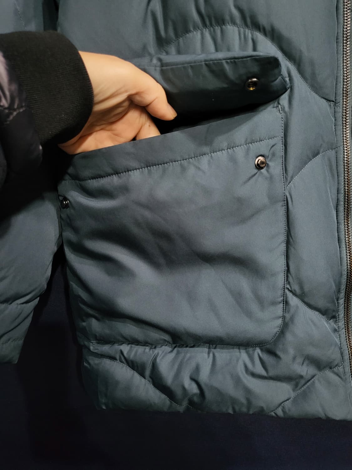 브리엘 덕다운 세미오버핏 패딩 상품이미지3