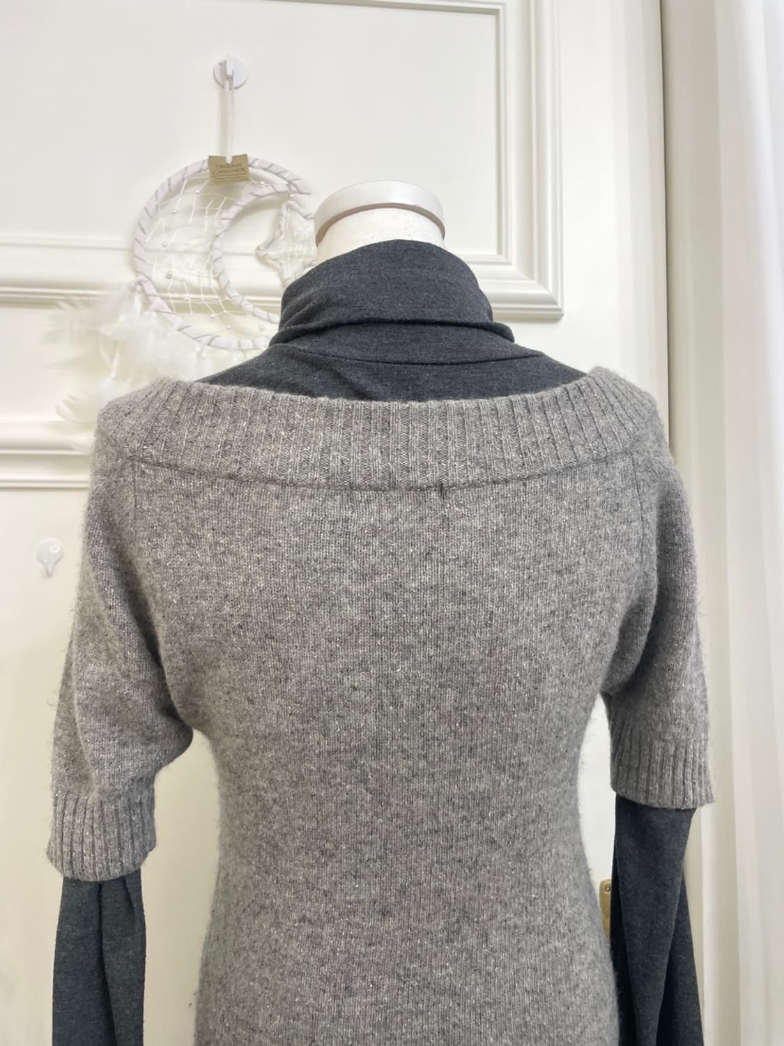 gray off-shoulder wool half sweater&char 상품이미지4