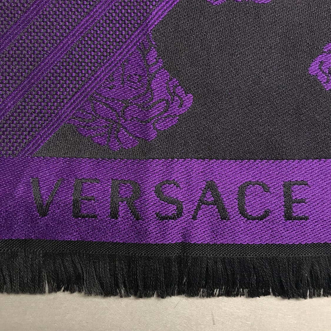 베르사체 메두사 머플러 퍼플 상품이미지6
