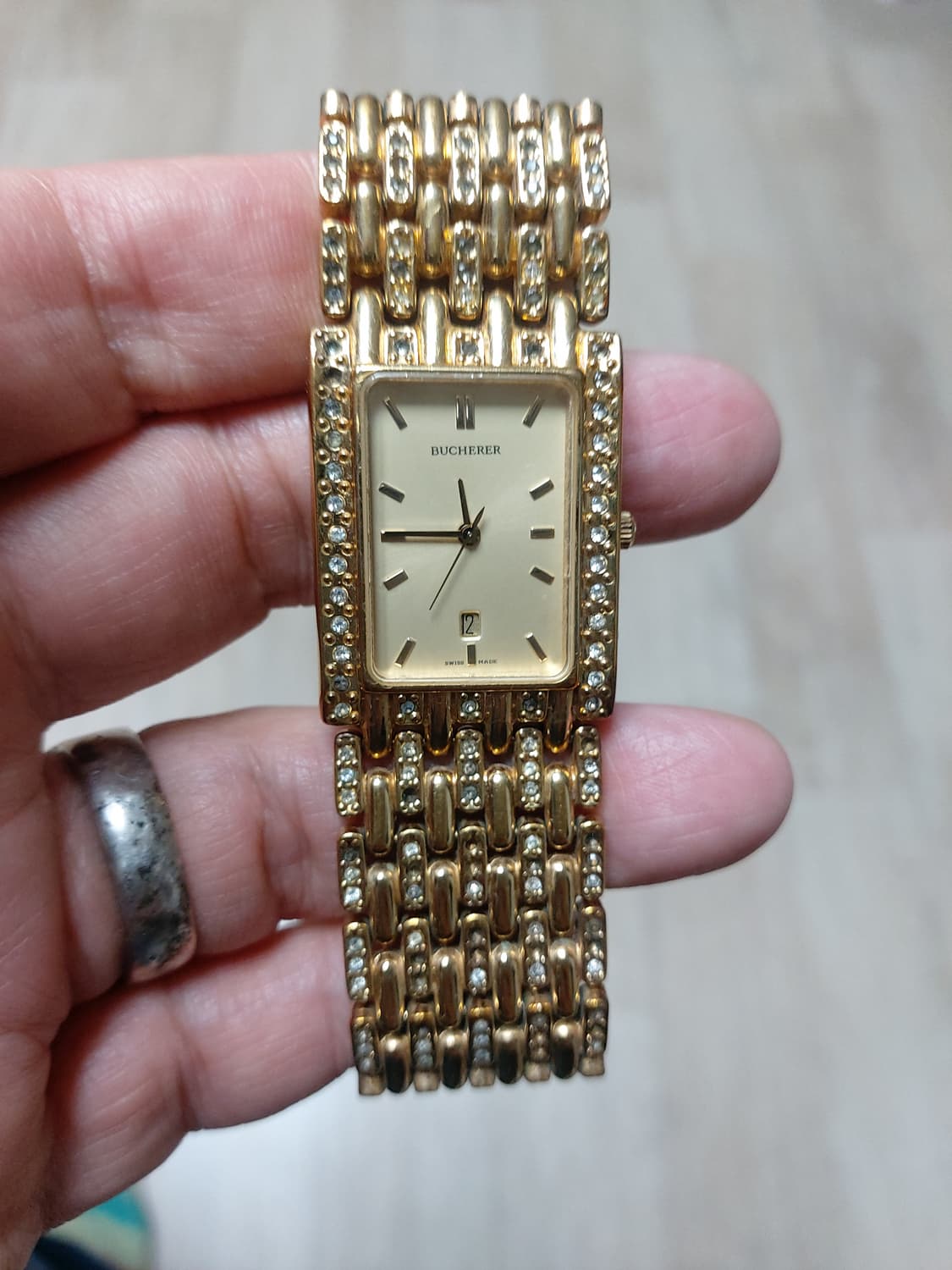 부쉐러  상품이미지1