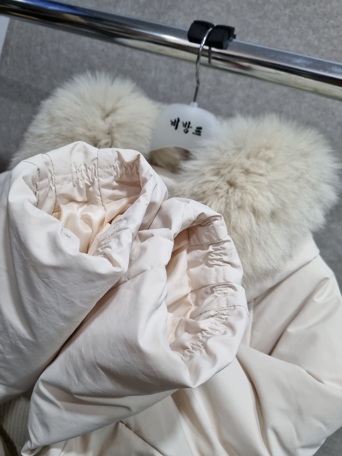 여성 S 써스데이아일랜드 폭스퍼 오리털 패딩 상품이미지3