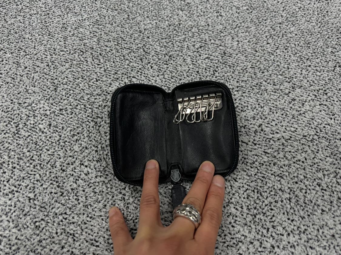 프라다 사피아노 삼각로고 지퍼 키지갑 상품이미지3