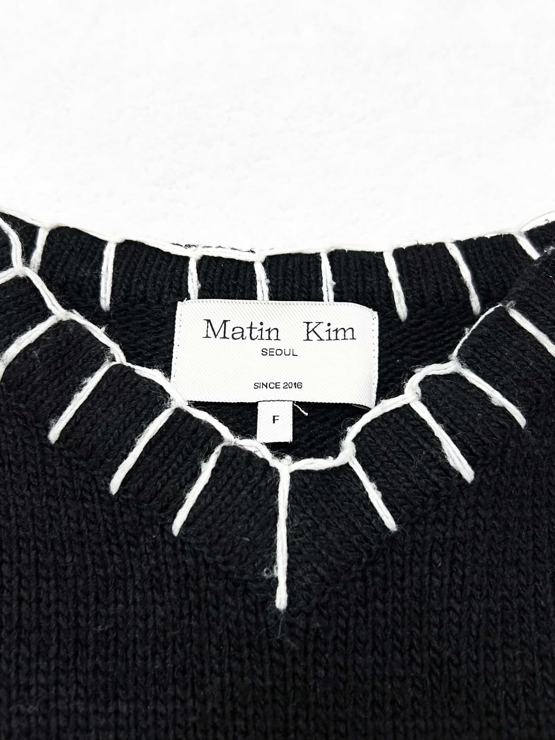 마뗑킴 빅로고 스티치 블랙 니트 상품이미지8