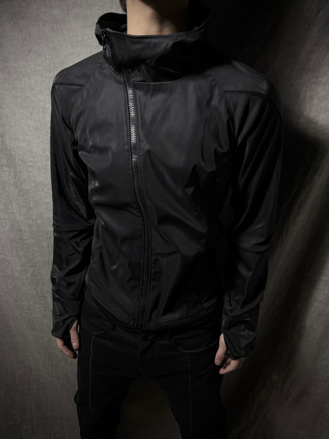 립반윙클 비대칭 하이넥 코팅 후드집업 상품이미지1