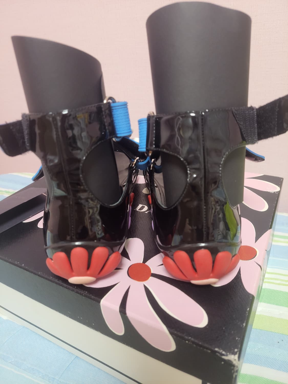 정품)1번신은상태최상!프라다 플라워 스트랩 벨크로 찍찍이 공주 샌들 단화 상품이미지4