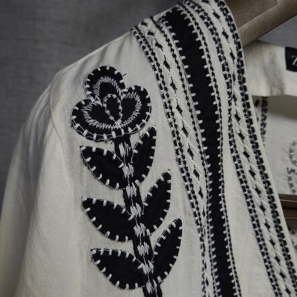 M ) 자라 여성 에스닉 자수 블라우스 상품이미지3