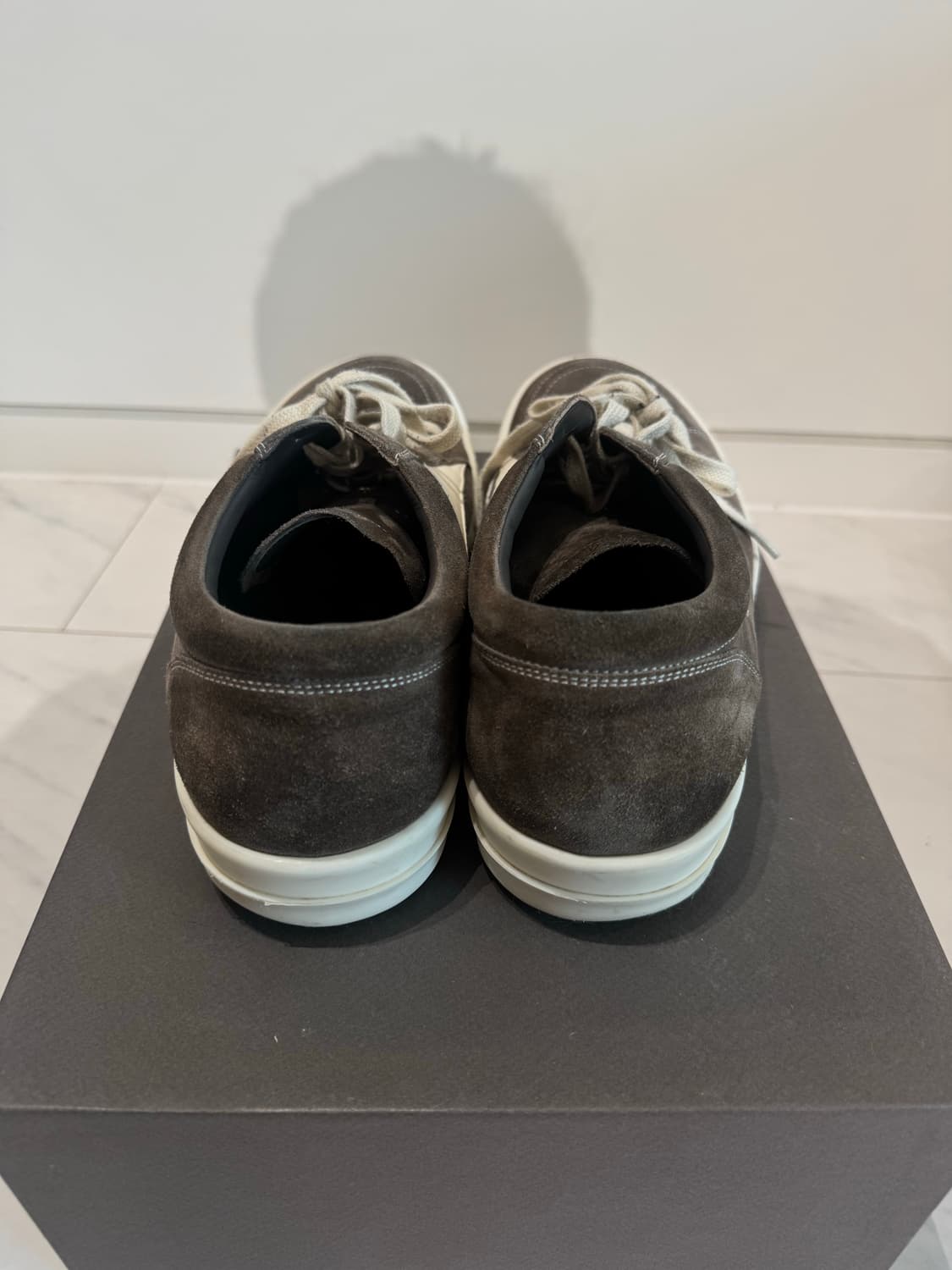 릭오웬스 반스 43 라몬즈 다크쉐도우 발망 지방시 erd 생로랑 상품이미지3