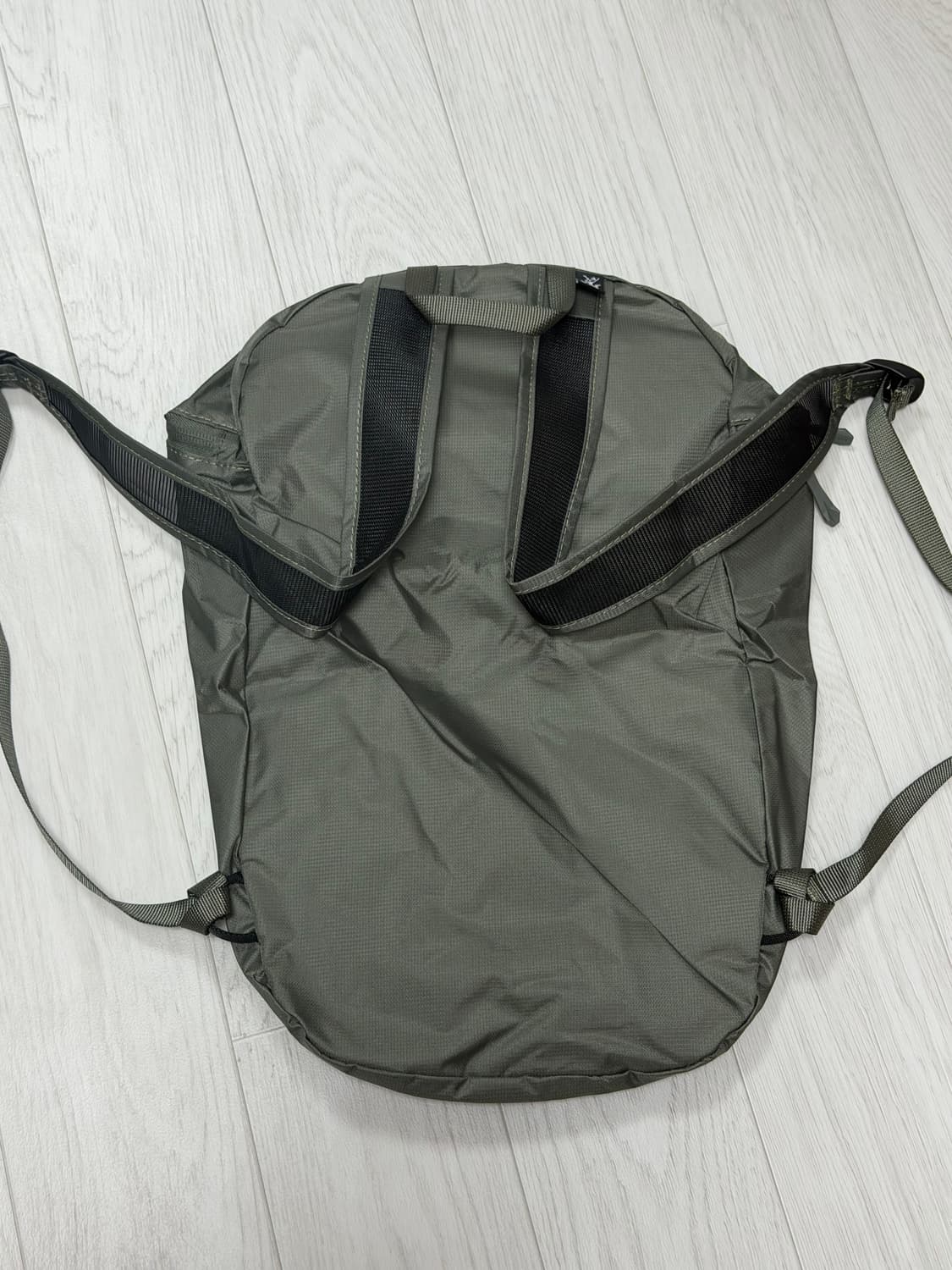 새상품⭐️ 아크테릭스 헬리야드15 카키 상품이미지2