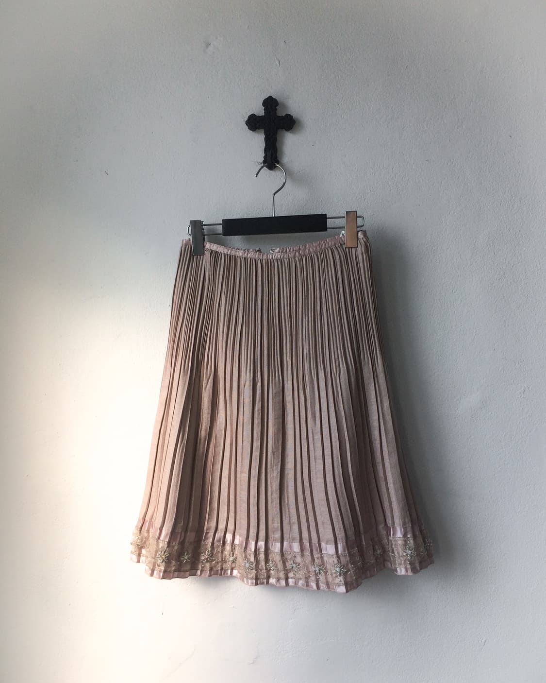 lest rose Lace trimming pleats midi skir 상품이미지1