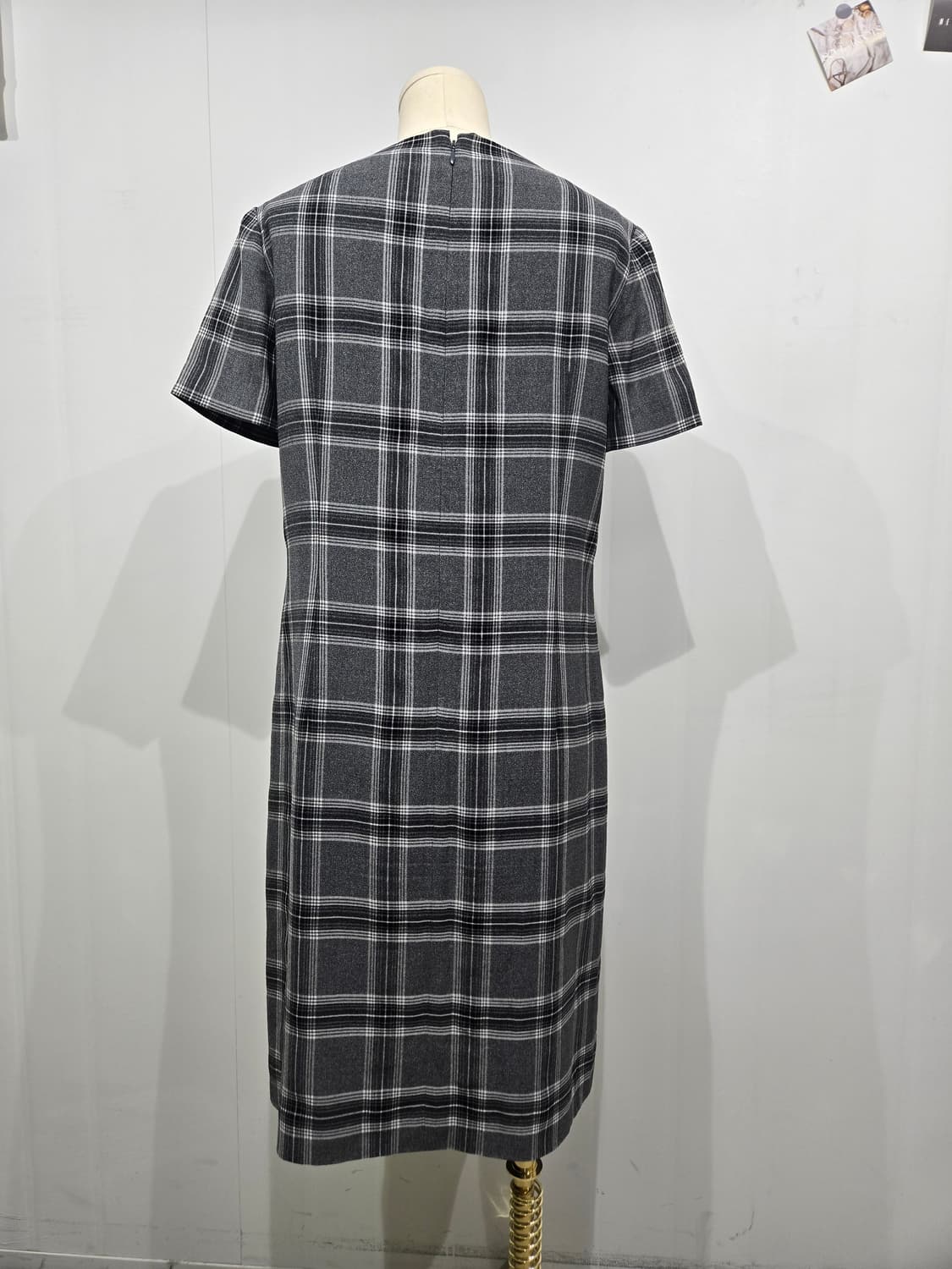 꾸레쥬 체크 패턴 반팔 원피스 그레이 상품이미지2