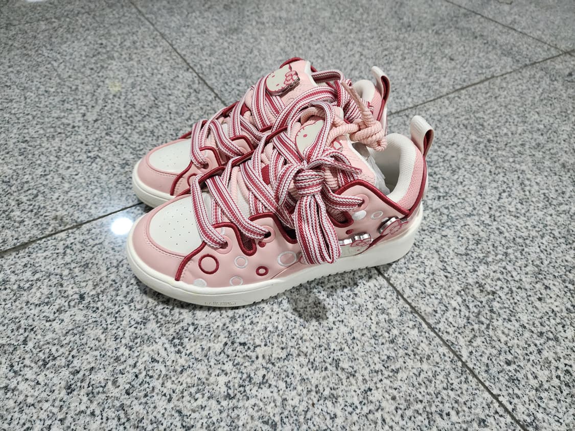 헬로키티×팔라디움  상품이미지1