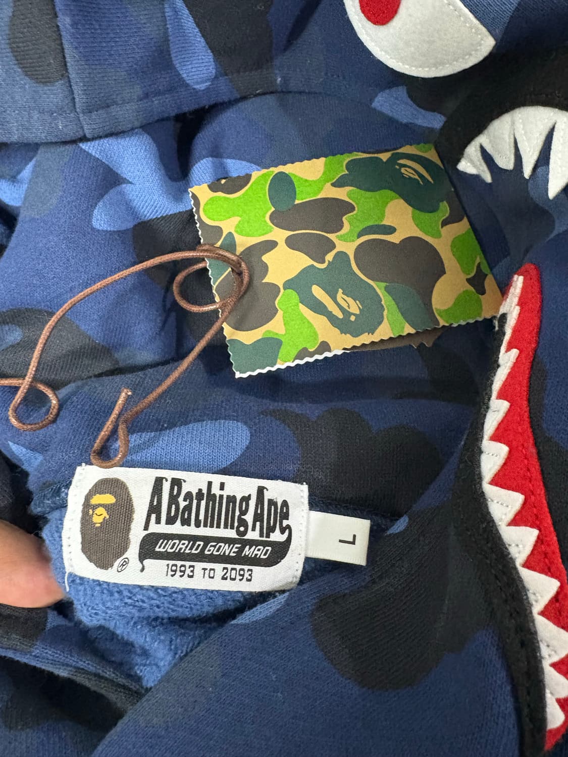 베이프 블루카모 샤크후드 L 새상품 판매합니다 상품이미지3