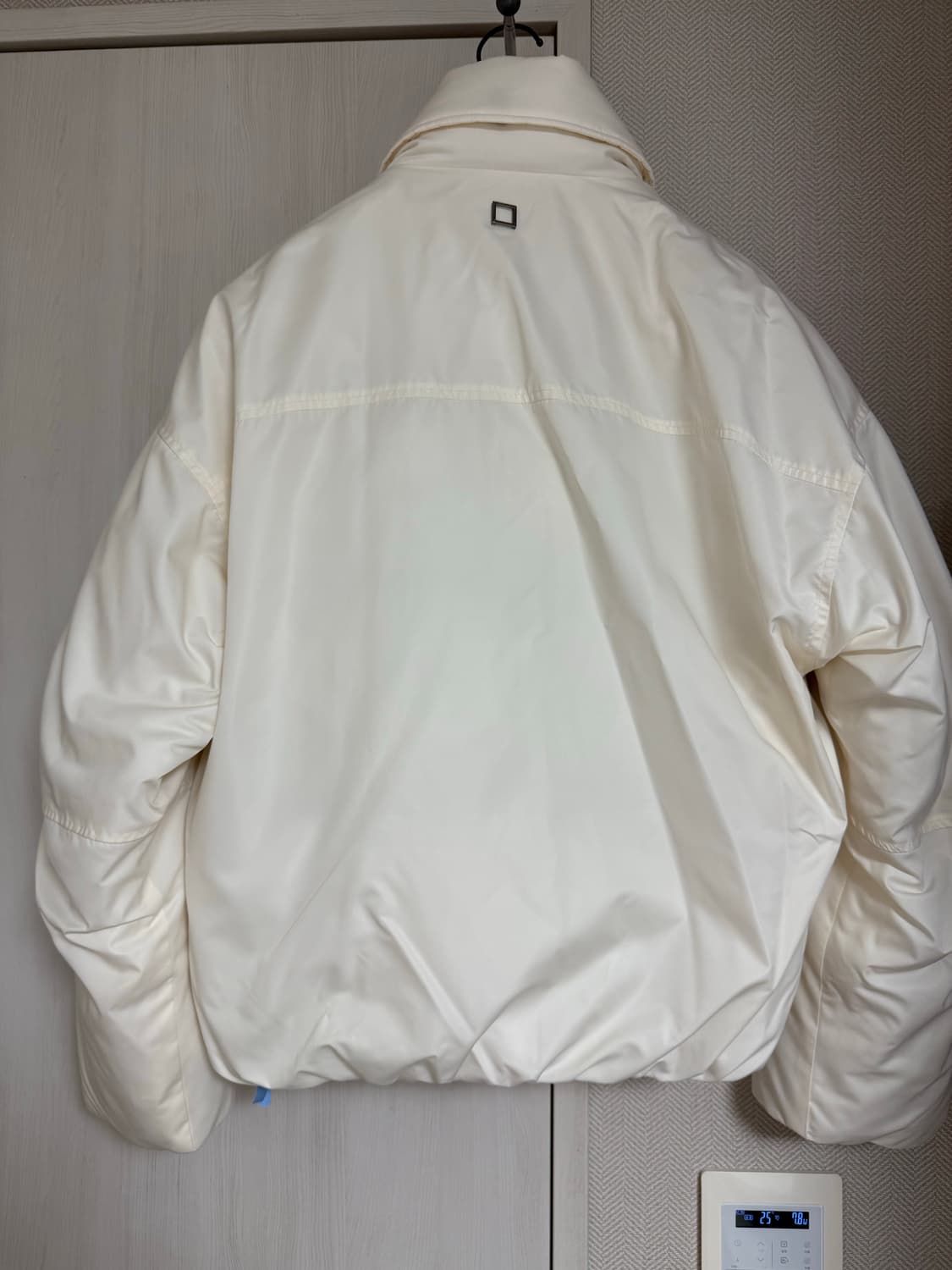 (46) 22fw 우영미 하이넥 구스다운 패딩 점퍼 아이보리 상품이미지2