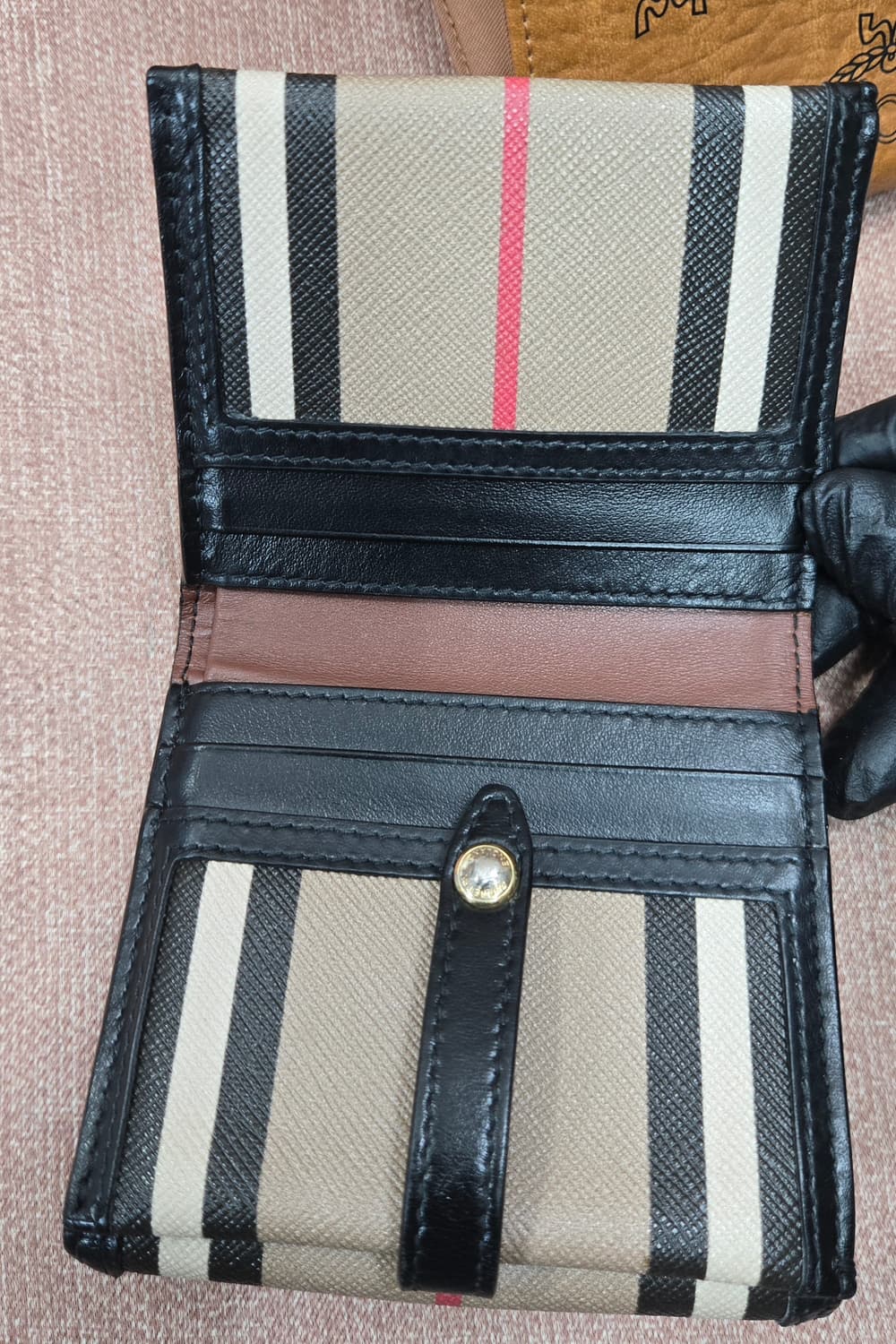 버버리 아이콘 스트라이프 반지갑 상품이미지6