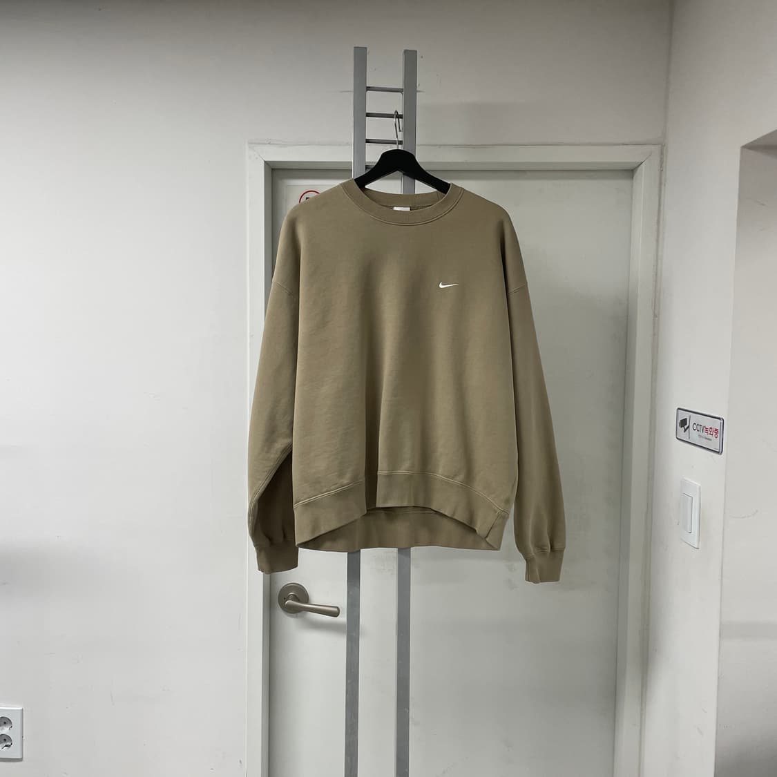 나이키 NRG 베이지 맨투맨 XL 상품이미지1