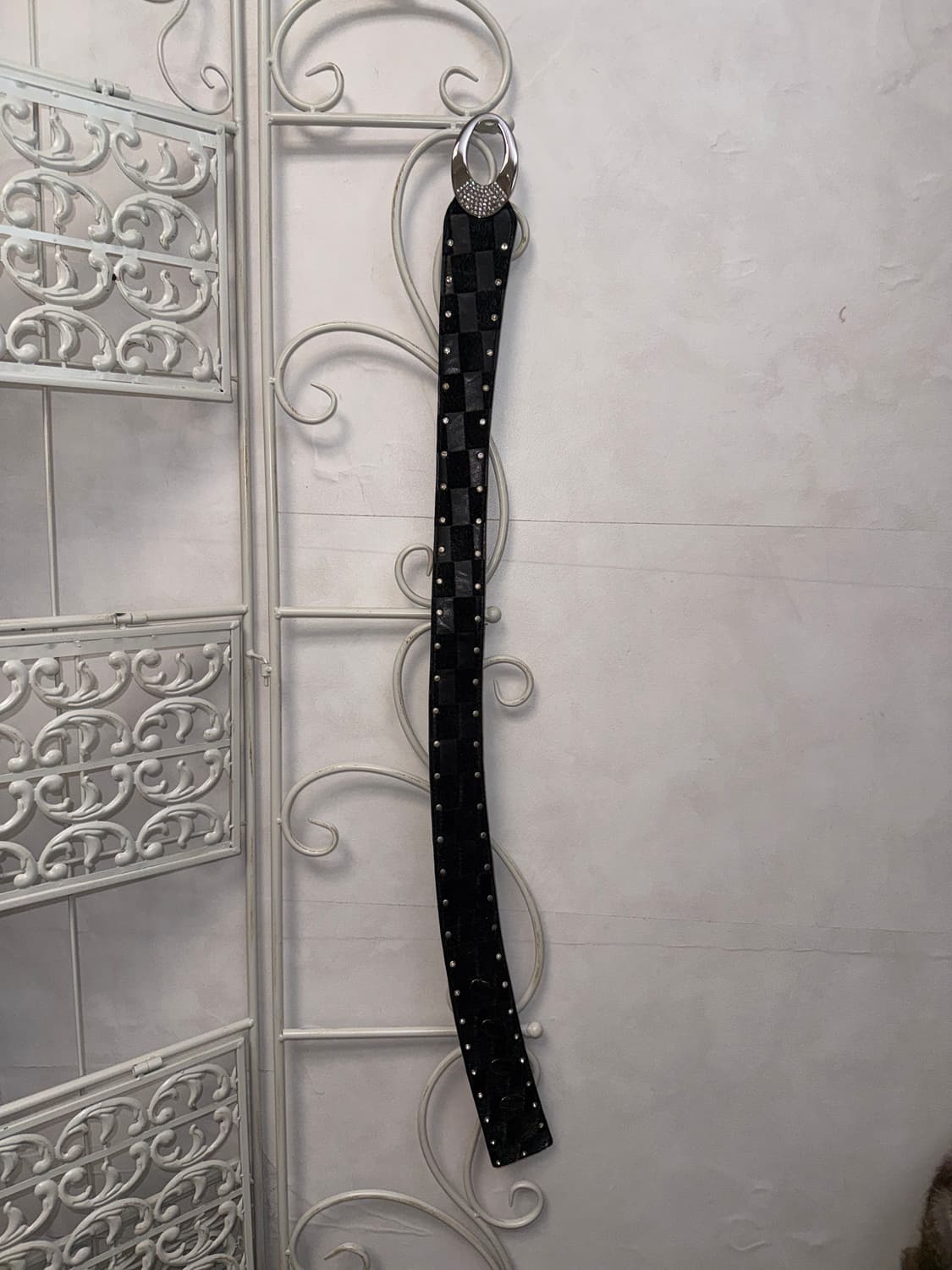 Tomboy black fur checkerboard stud belt 상품이미지4