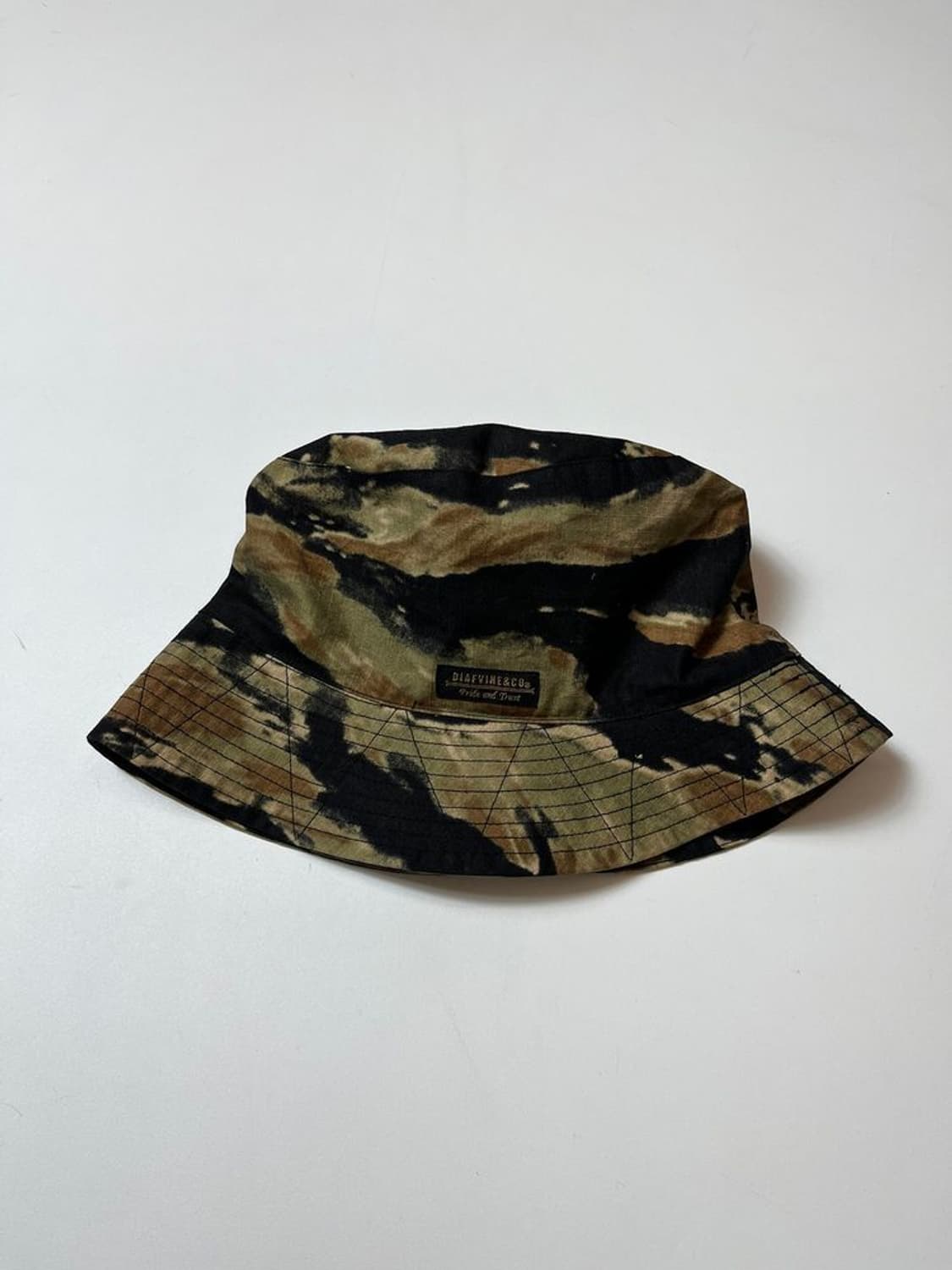 디아프바인16ss 타이거 카모 플라쥬 버킷 햇 Q1428 상품이미지1