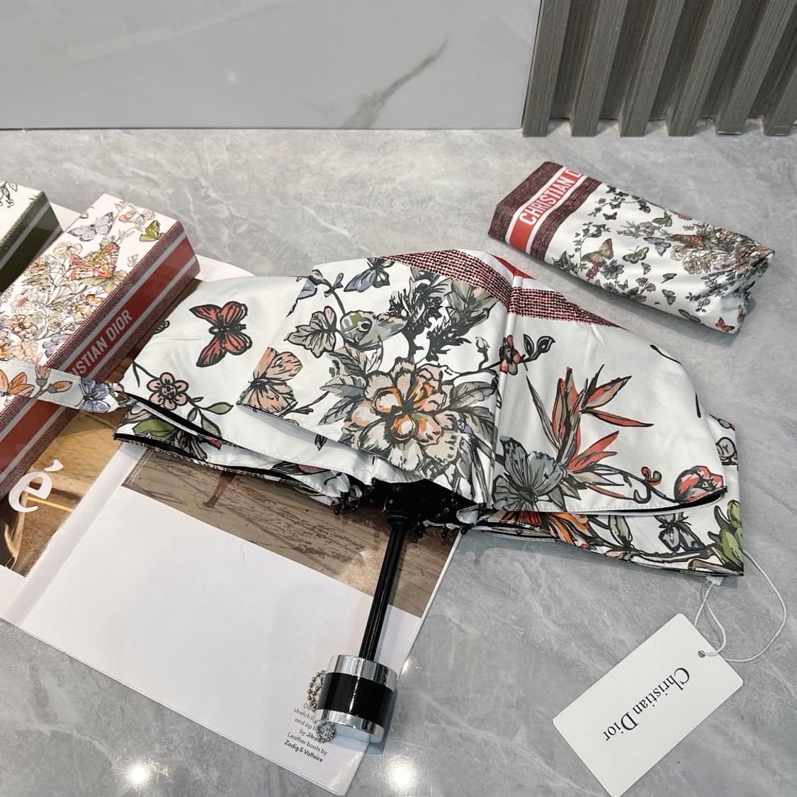 디올 5단 초경량 나비 문양 양우산 레드 무료배송 상품이미지4