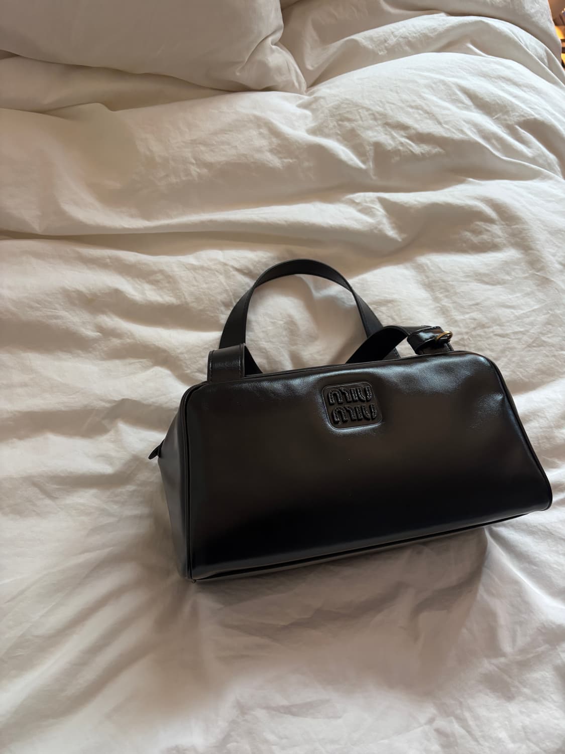 미우미우 가죽 탑 핸들백 (블랙/거의새것/풀구성) 상품이미지1