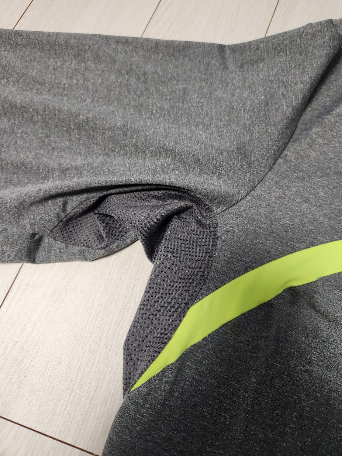 르꼬끄  트레이닝 기능성 베이직 긴팔티 사이즈115 xxxl

여러 중고 상품이미지6