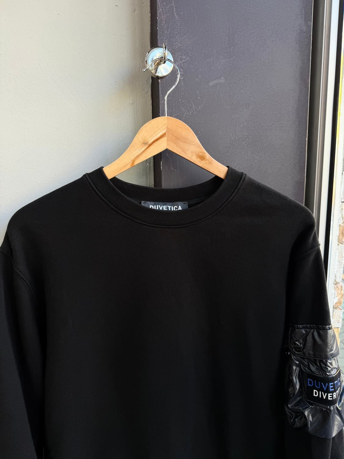 L/ 듀베티카 22FW 맨투맨 상품이미지3