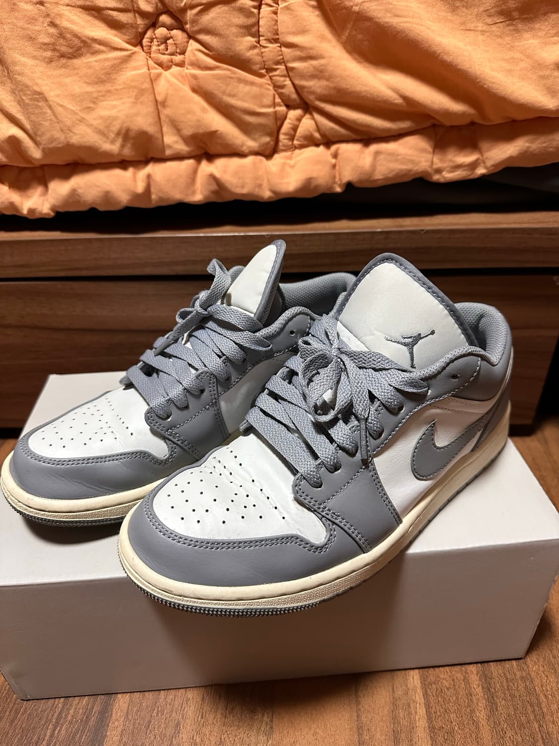 260) 조던 1 로우 스텔스 앤 화이트 상품이미지1