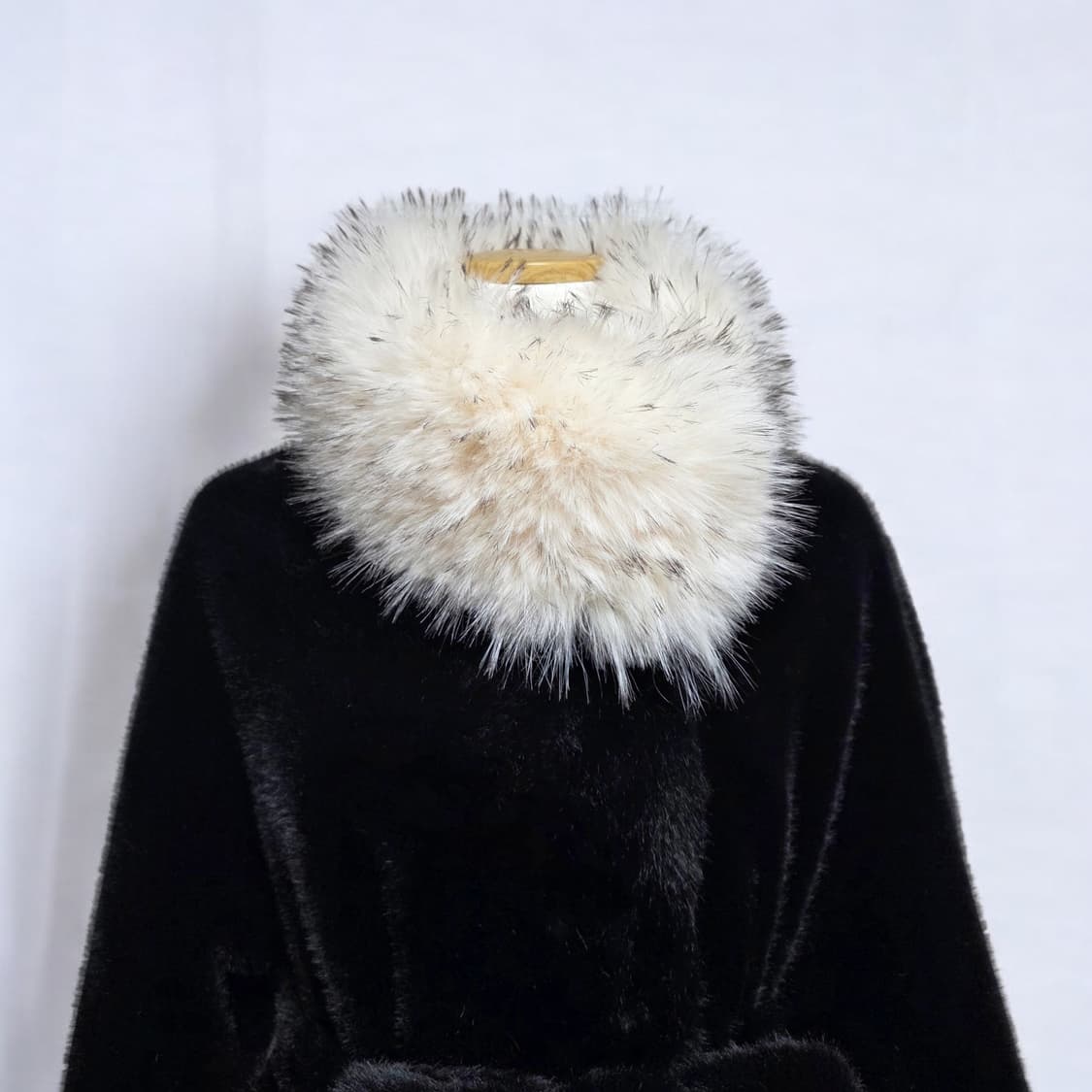 완전 새상품) 예티 아이보리 트리밍 롱 퍼코트 상품이미지4