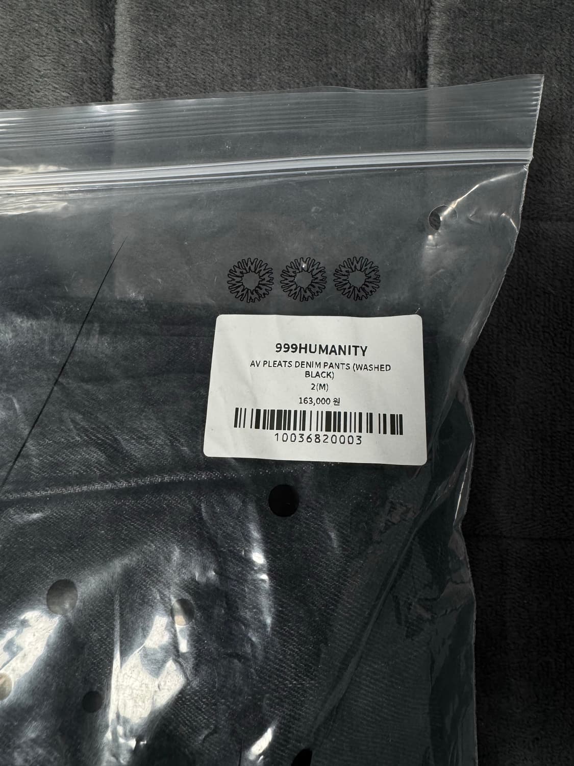 999휴머니티 AV PLEATS DENIM PANTS BLACK 상품이미지3