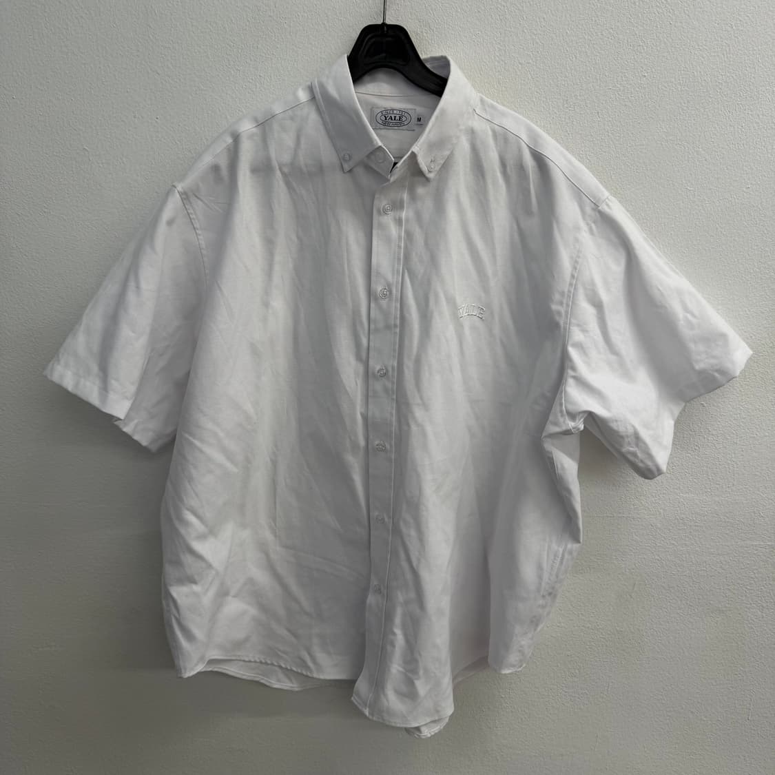 예일(YALE) 오버핏 화이트 반팔 셔츠 (M) 상품이미지1