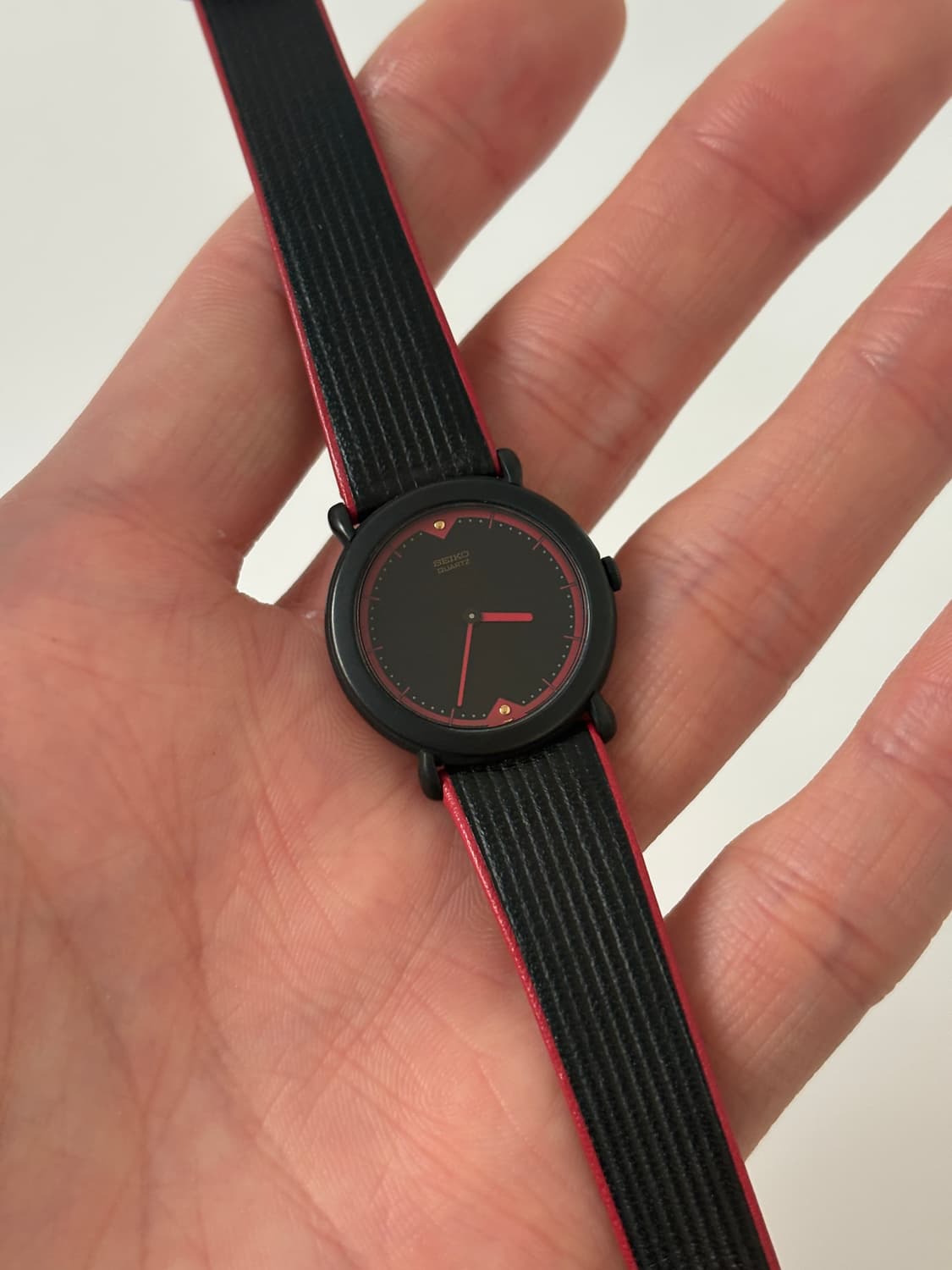 1980s Red Point Black Ladies Quartz 상품이미지1