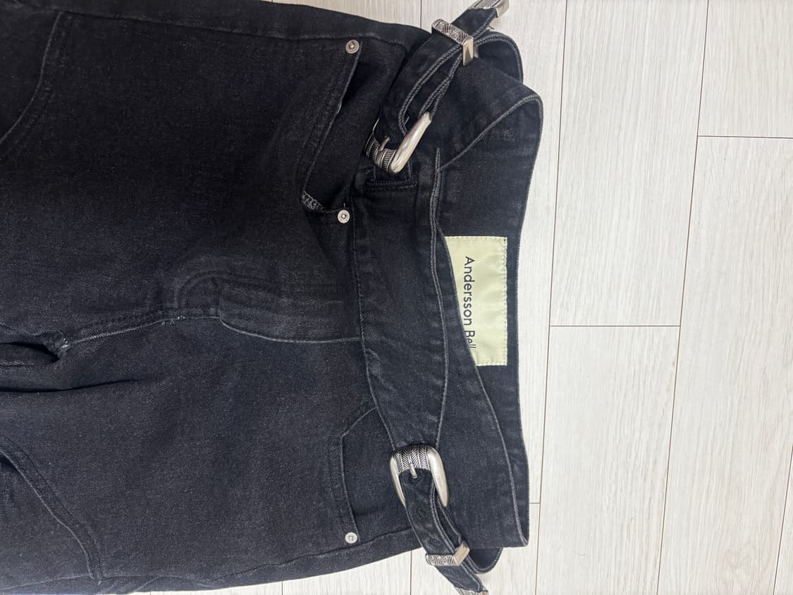 앤더슨벨 22 F/W 컬렉션 컷아웃 팬츠 상품이미지3