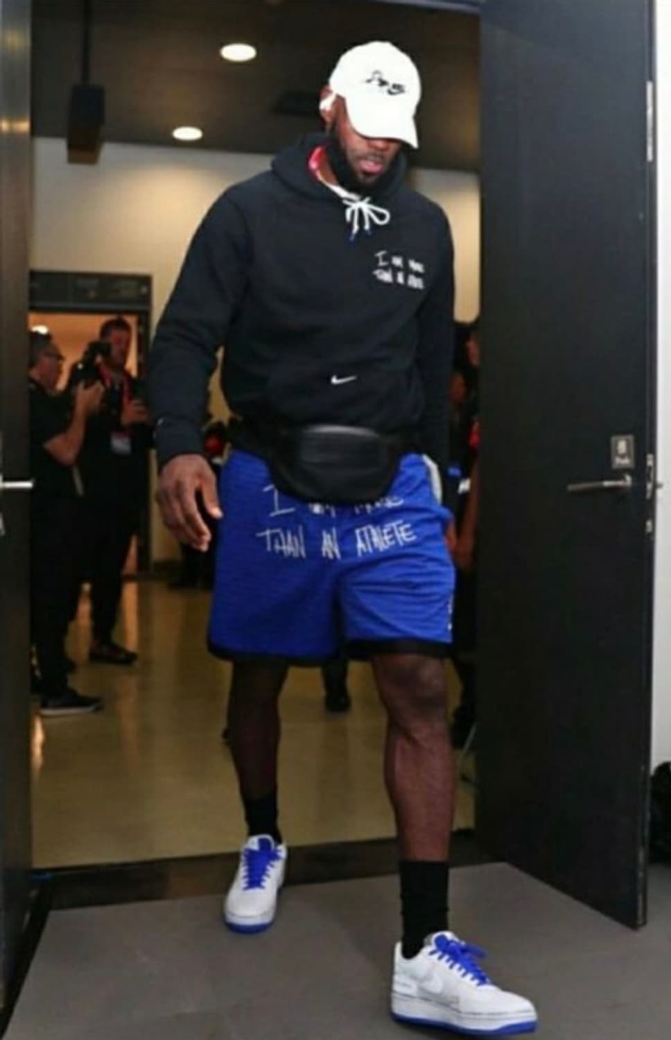 나이키 x 르브론 제임스 모어 댄 앤 애슬리트 쇼츠 상품이미지10