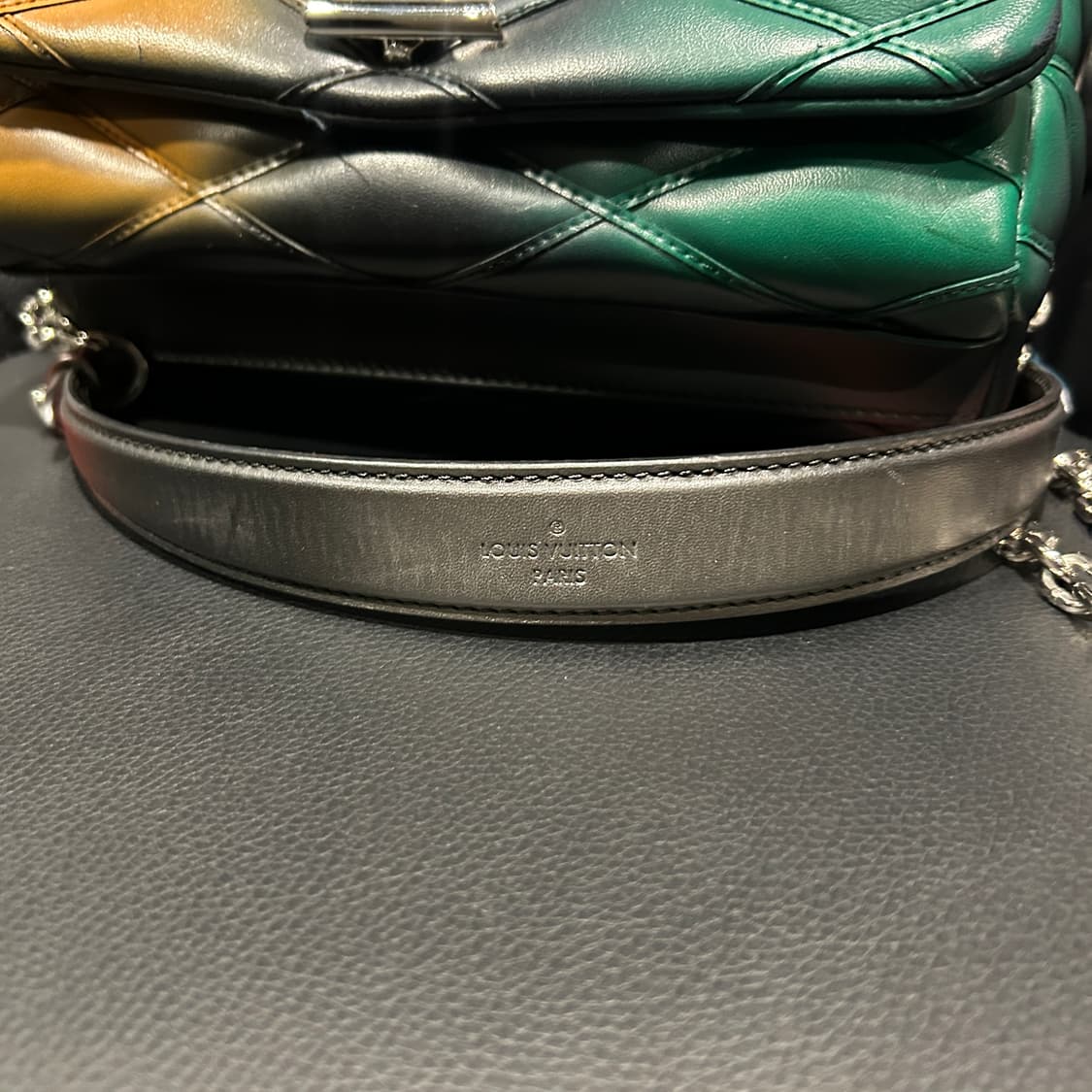 루이비통 GO-14 멀티컬러 퀼팅백 상품이미지3