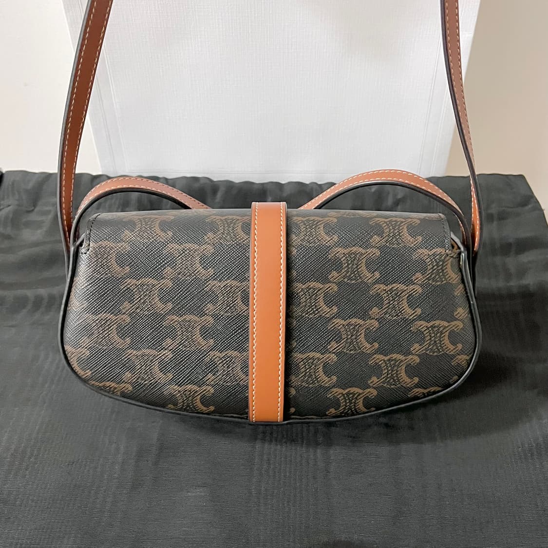 [S급/정품] 셀린느 타부 클러치 스트랩 가방 타부백 상품이미지2