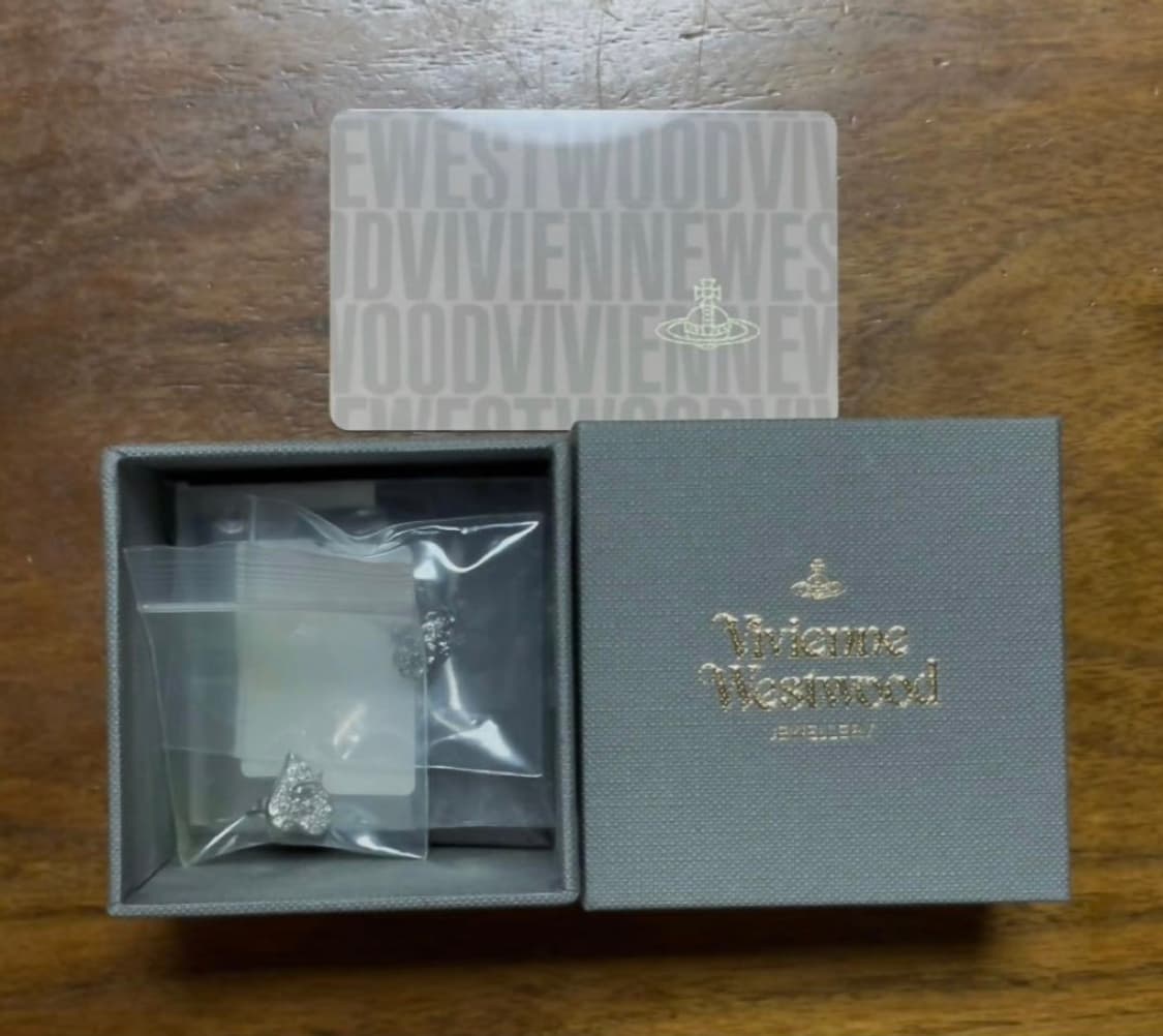 비비안웨스트우드 아카이브 실버 크리스탈 orb 하트 쉐입 귀걸이 상품이미지5