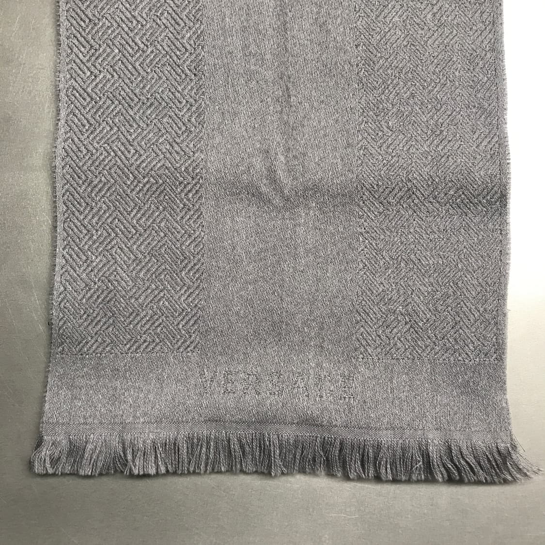 베르사체 메두사 머플러 그레이 상품이미지3