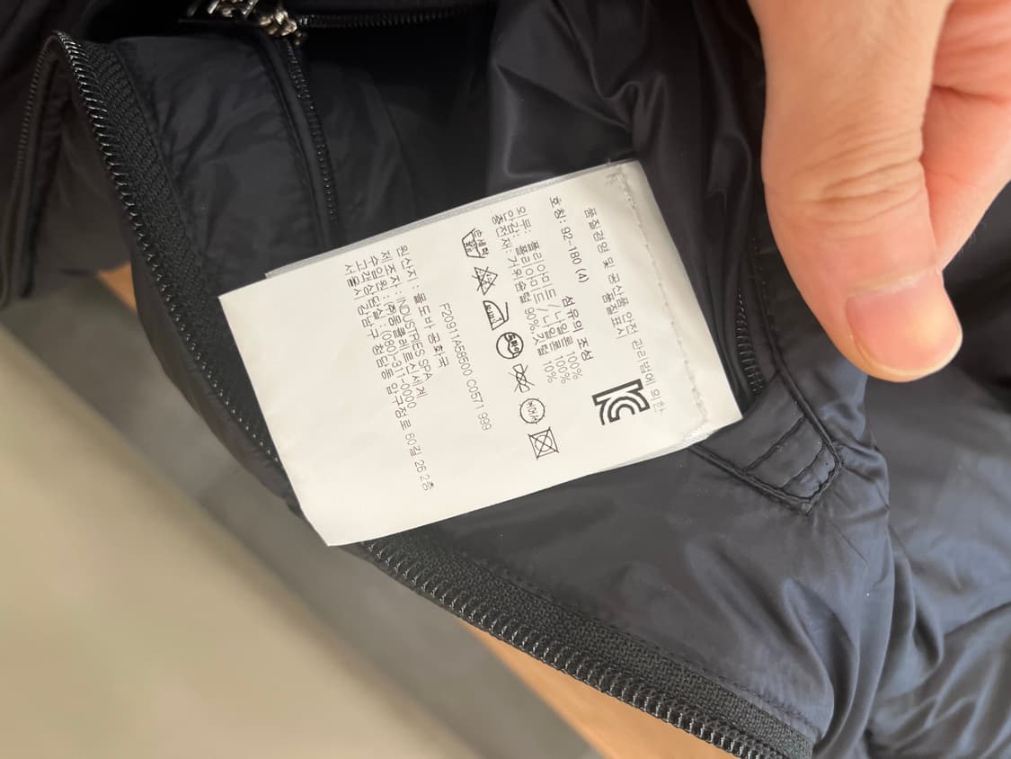 [백화점판] (4) 몽클레어 패딩조끼 상품이미지5