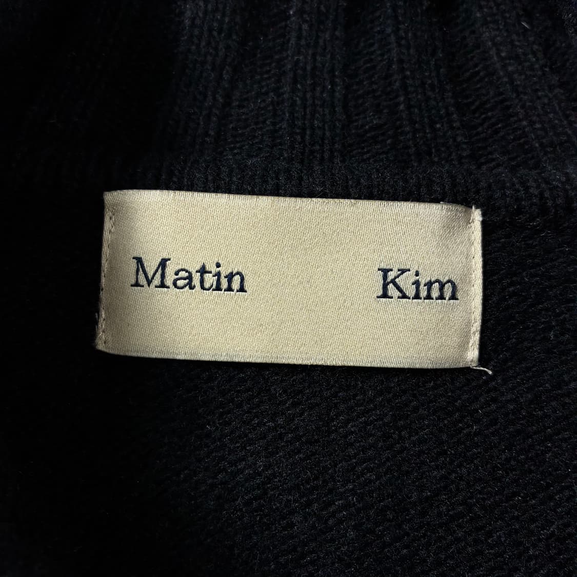 Matin kim  마뗑킴 스펠 포인트 블랙 니트 집업   상품이미지7