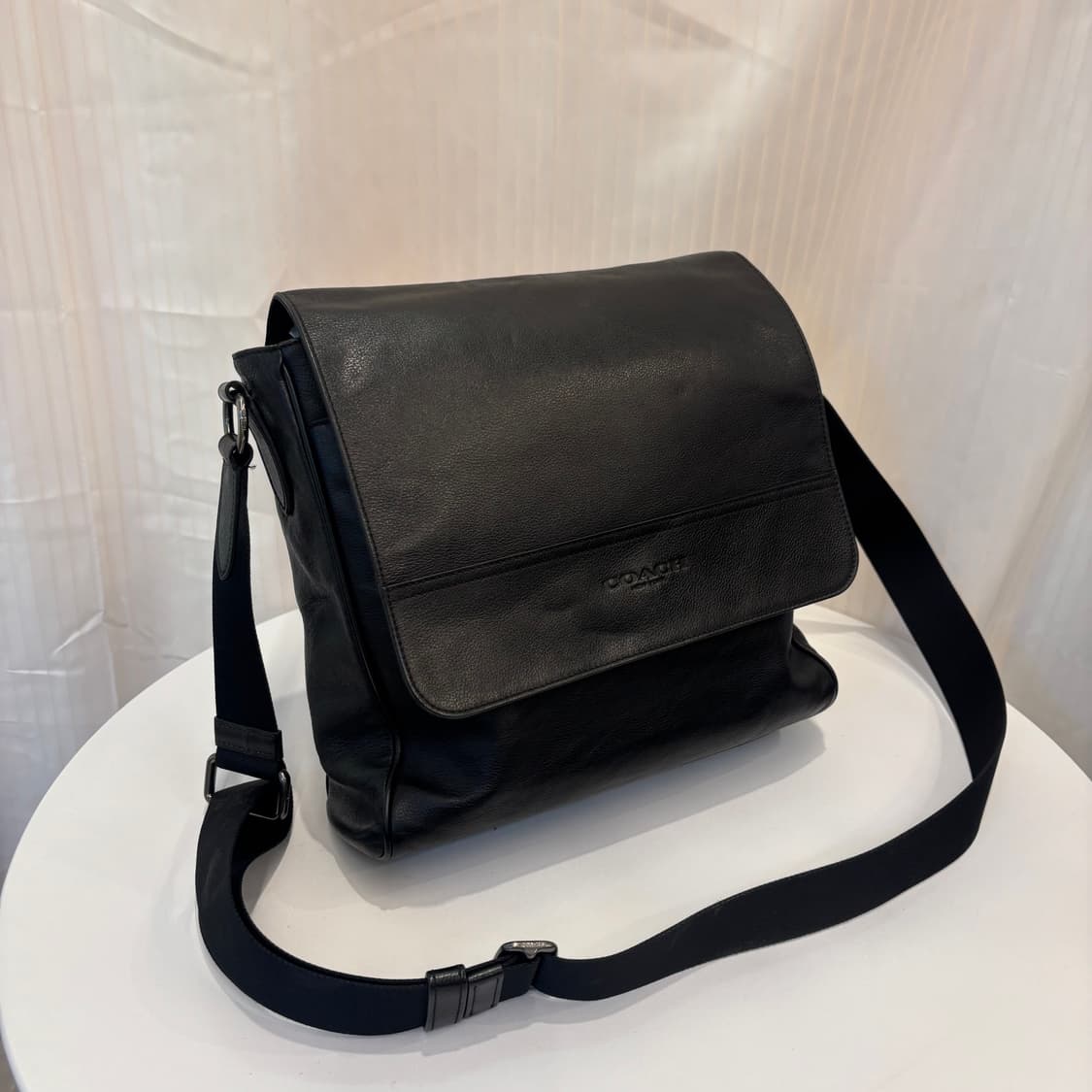 정품 코치 남성 소가죽 크로스백     상품이미지3