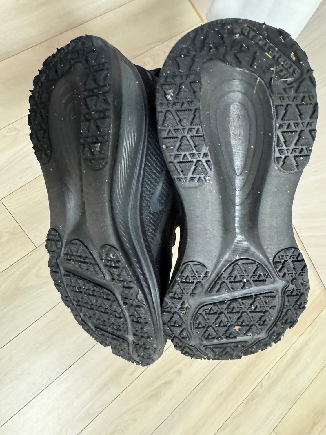 나이키 보메로18 고어텍스 상품이미지2