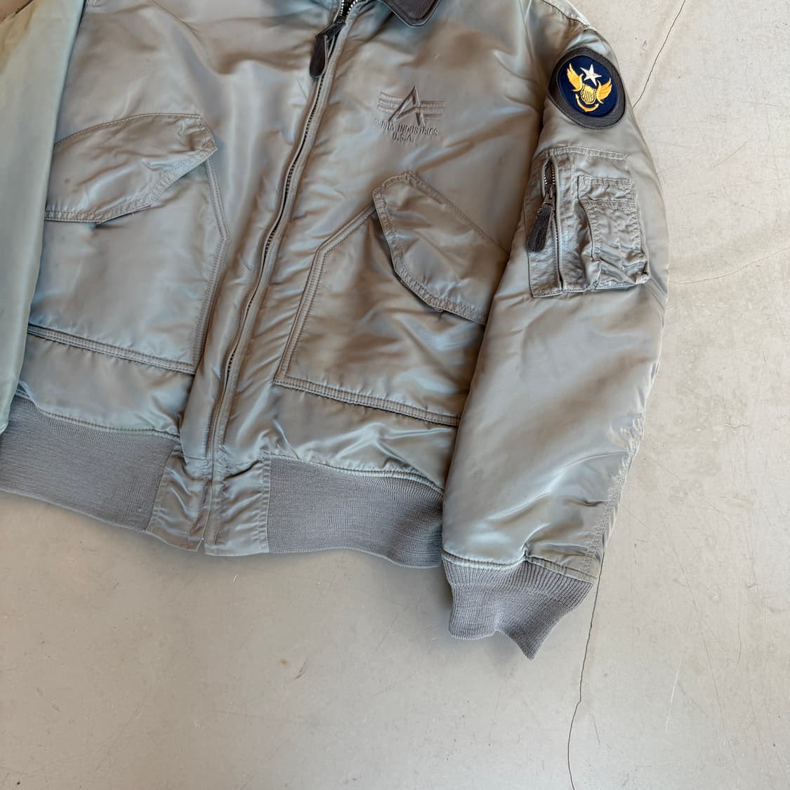 알파 인더스트리 cwu-45 플라이트 자켓 상품이미지2