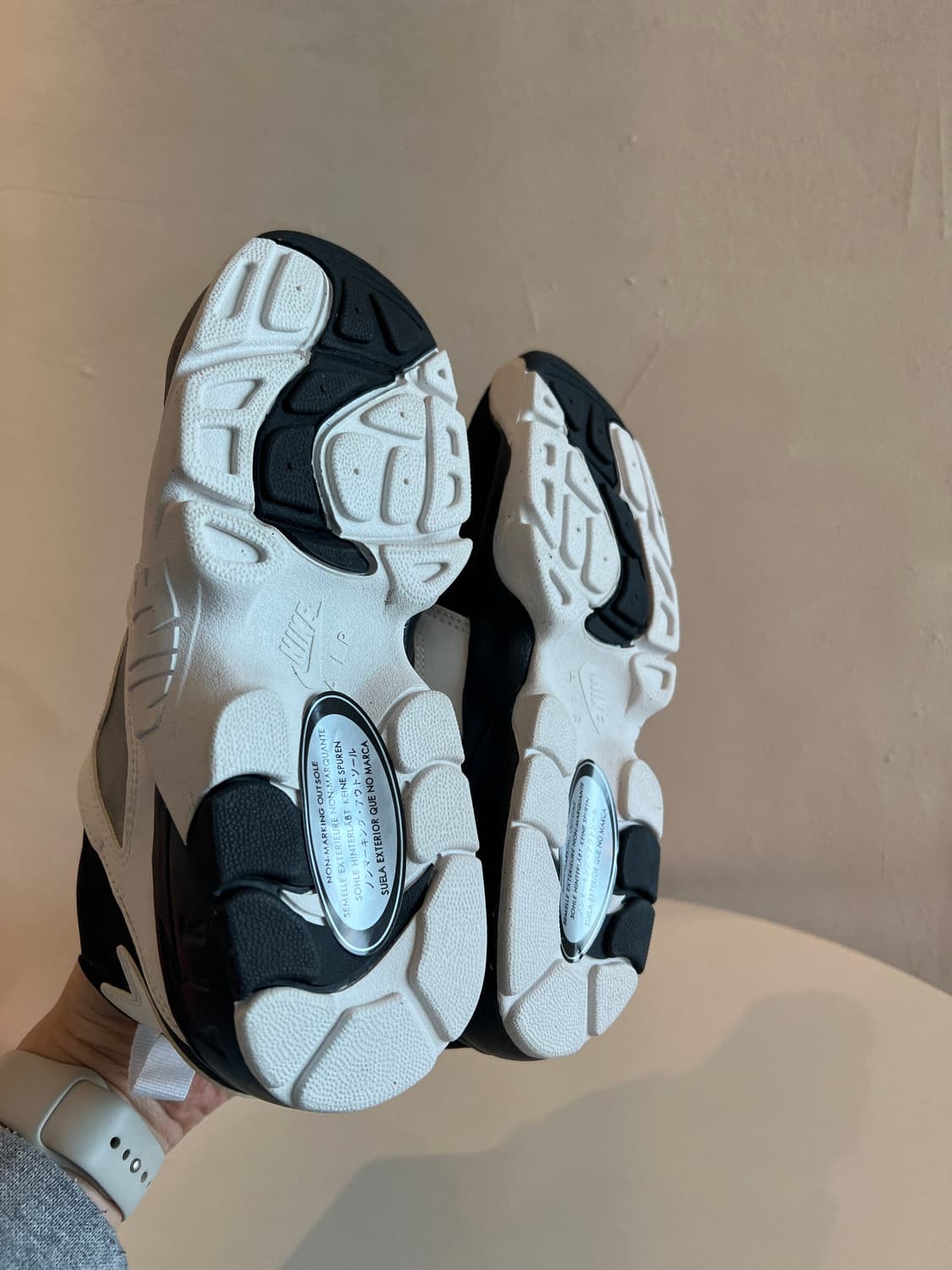 (235) 나이키 에어 다이아몬드 터프 2 09 (GS) '검흰' (40 상품이미지7