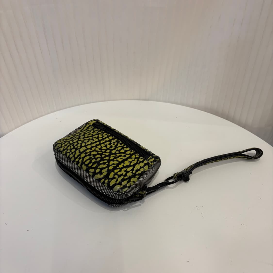 정품 알렉산더왕 스트랩 지갑    상품이미지6