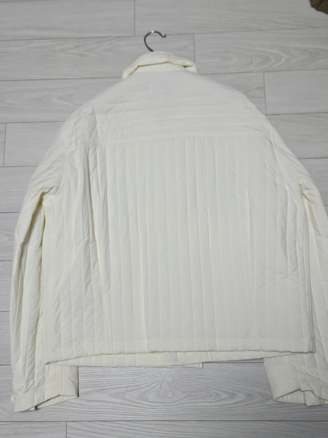 아트이프액츠 화이트 패딩 점퍼 L 사이즈 상품이미지2