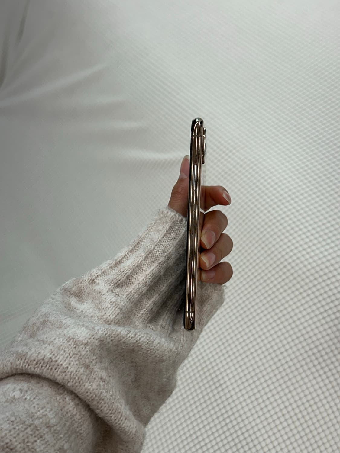 아이폰 XS 골드 색상 상품이미지4