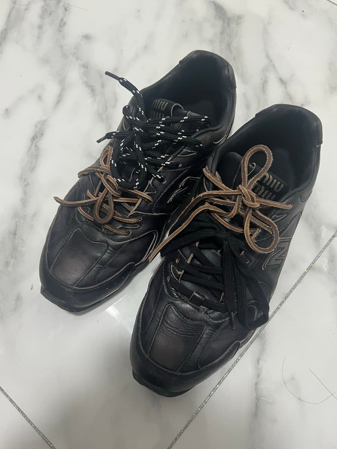 (백화점매장판)뉴발란스 x 미우미우 530 SL 블랙 레더 스니커즈 41 상품이미지2