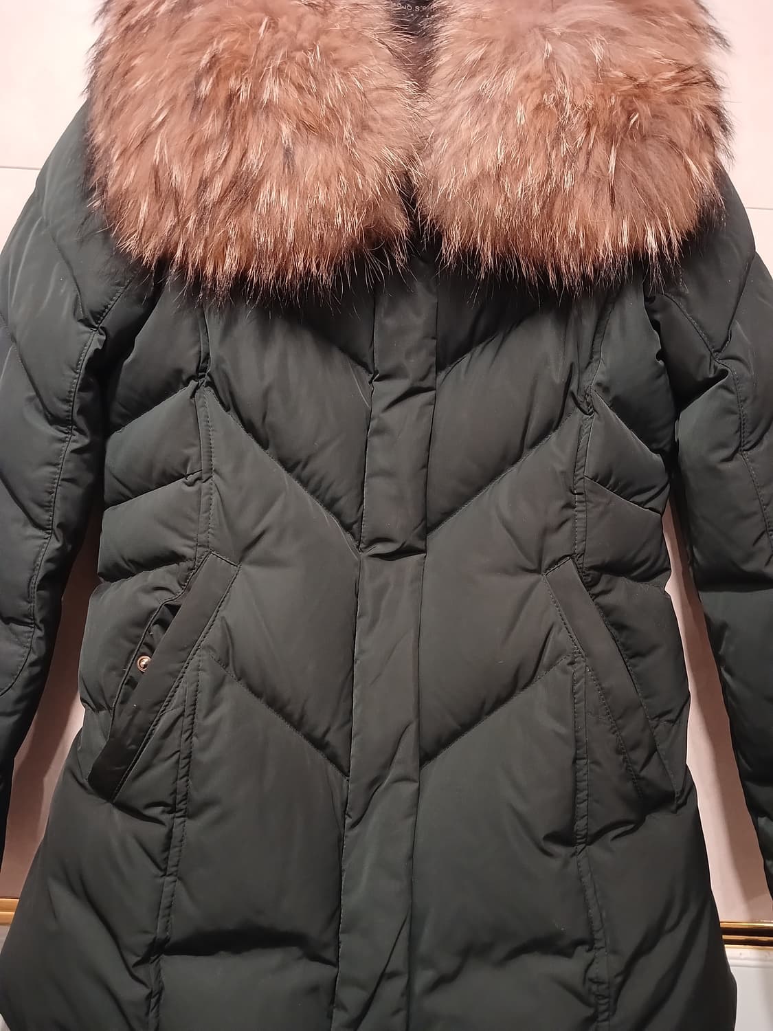 모조에스핀 정품 여성 락쿤털 100% 소재 패딩 85-91-164 상품이미지7