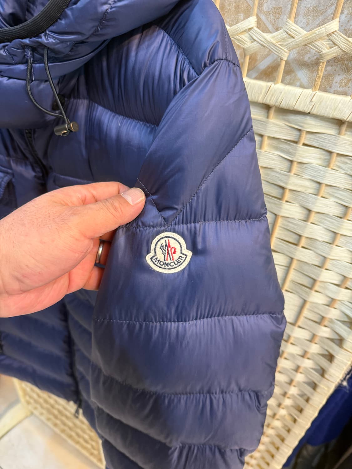 4/105 정품 몽클레어 에드워드 패딩 팝니다 상품이미지2