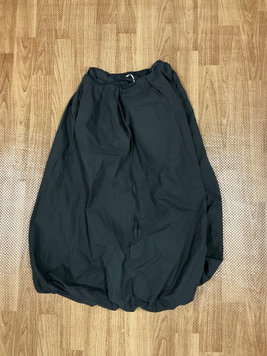 블랙 벌룬 롱스커트  상품이미지1